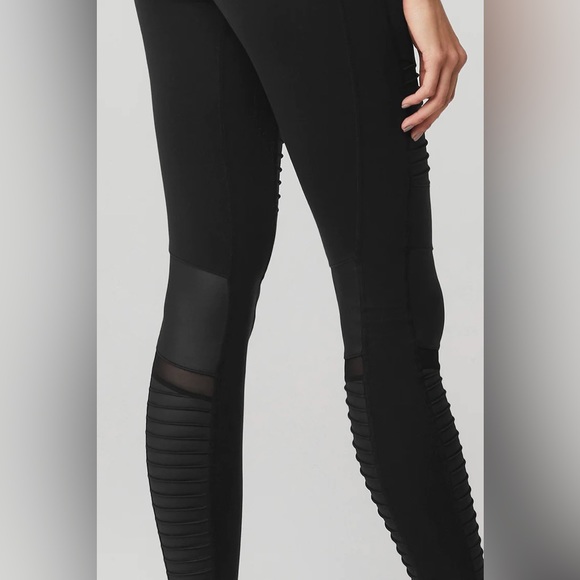 ALO Yoga Best Selling Black Motto Leggings - Picture 2 of 6